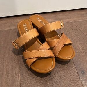 Magy Strappy Wedges in Tan, Size 7.5